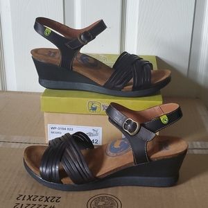 Wanda Panda WP-3104-022 Wedge Sandal